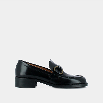 Loafers with buckles black