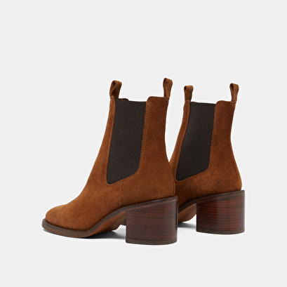 Bottines &agrave; talons in cognac suede | bertille