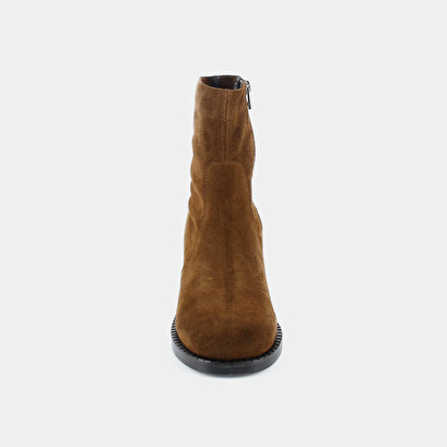 Heeled boots cognac
