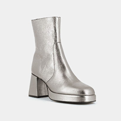 Platform boots in silver cracked leather | brigand