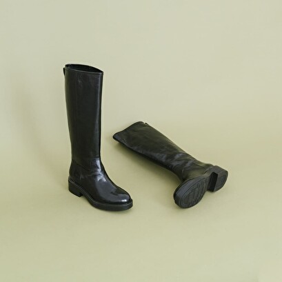 Boots black