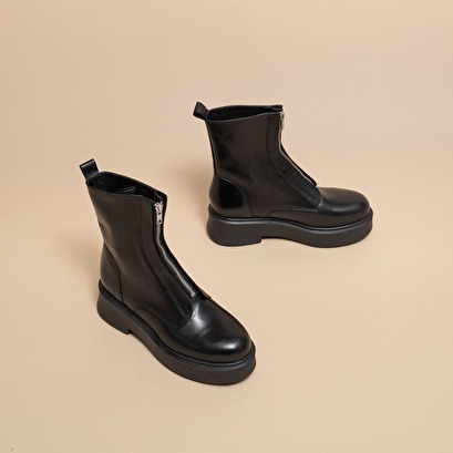 Zipped boots with platform black