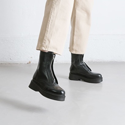 Zipped boots with platform black