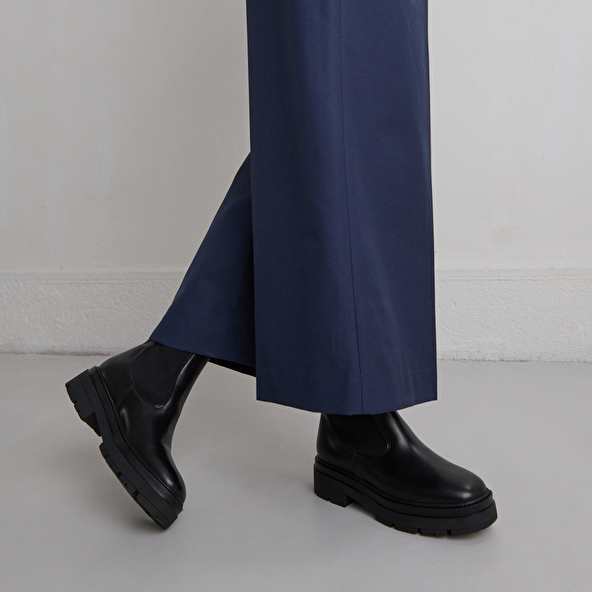Platform lowboots in black leather | PICUS