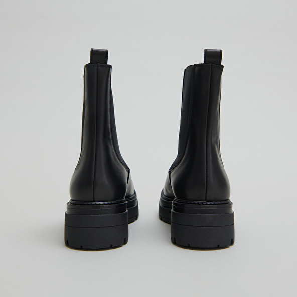 Platform lowboots in black leather | PICUS