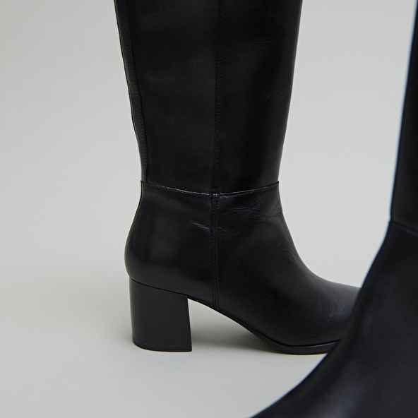 Bottes hautes à talons in black leather | ARMINA