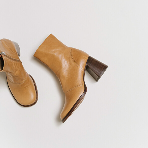 Heeled boots in ocre leather | BORTOLO
