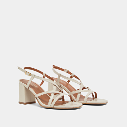 Square toe flanged heeled sandals ecru