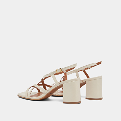Square toe flanged heeled sandals ecru