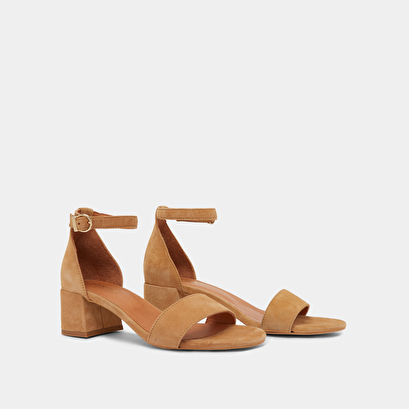 Sandals with square heel in camel suede | verdi