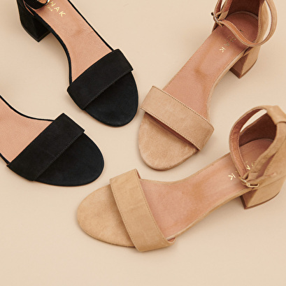 Sandals with square heel in camel suede | verdi