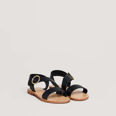 Asymmetrical sandals in black leather | wablo