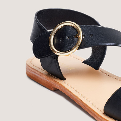 Asymmetrical sandals in black leather | wablo