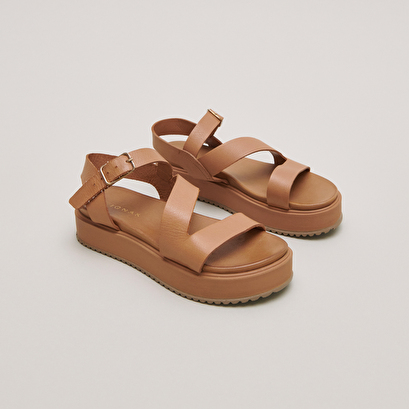 Platform sandals with straps in camel leather | ISAURE