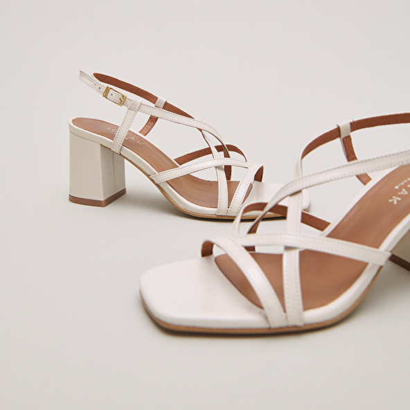 Square toe flanged heeled sandals in ecru leather | VERLAINE