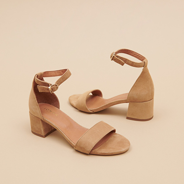 Sandals with square heel in camel suede | VERDI