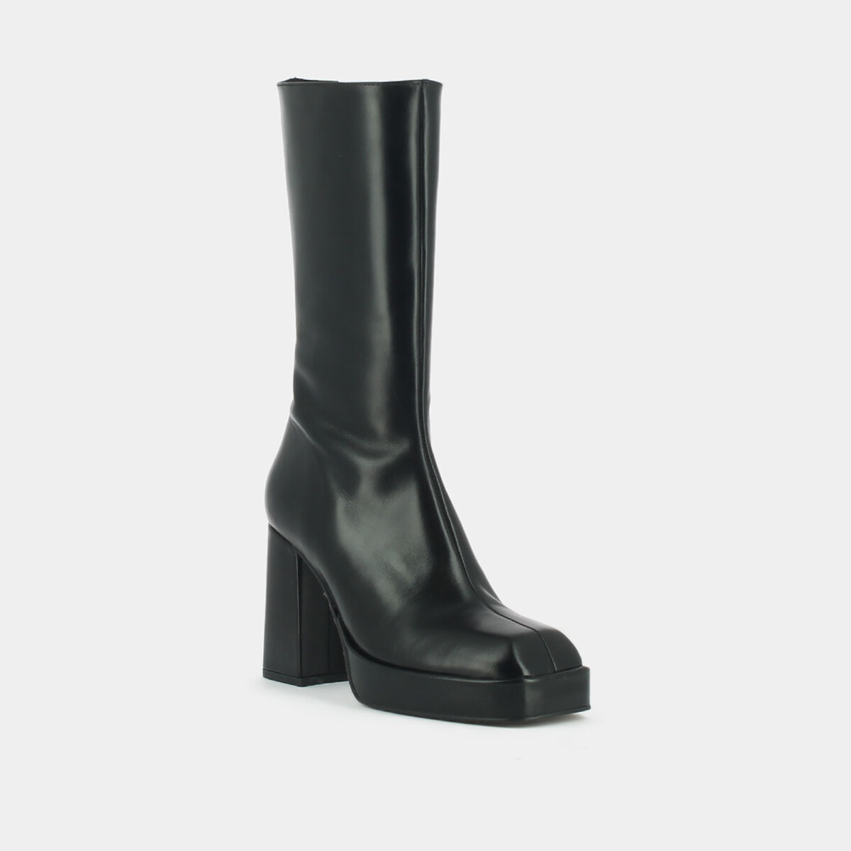 Platform boots with square toe in black leather | BOULIER