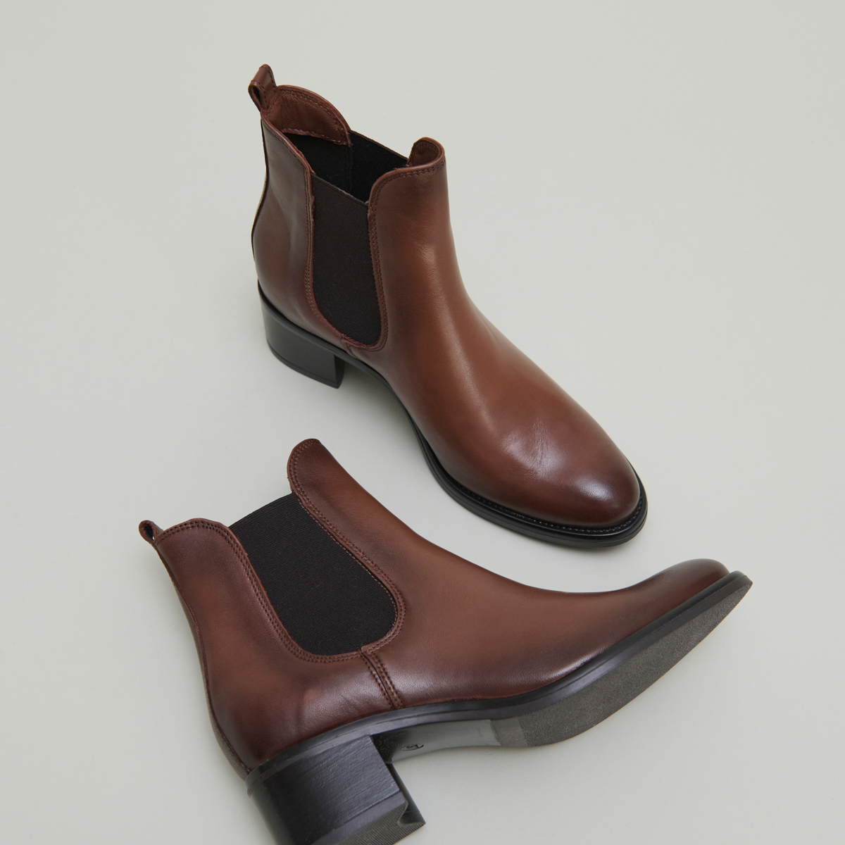 Heeled lowboots in cognac patinated leather | CALCUTTO
