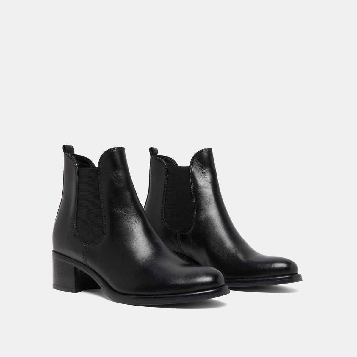 Heeled lowboots in black leather | CALCUTTO