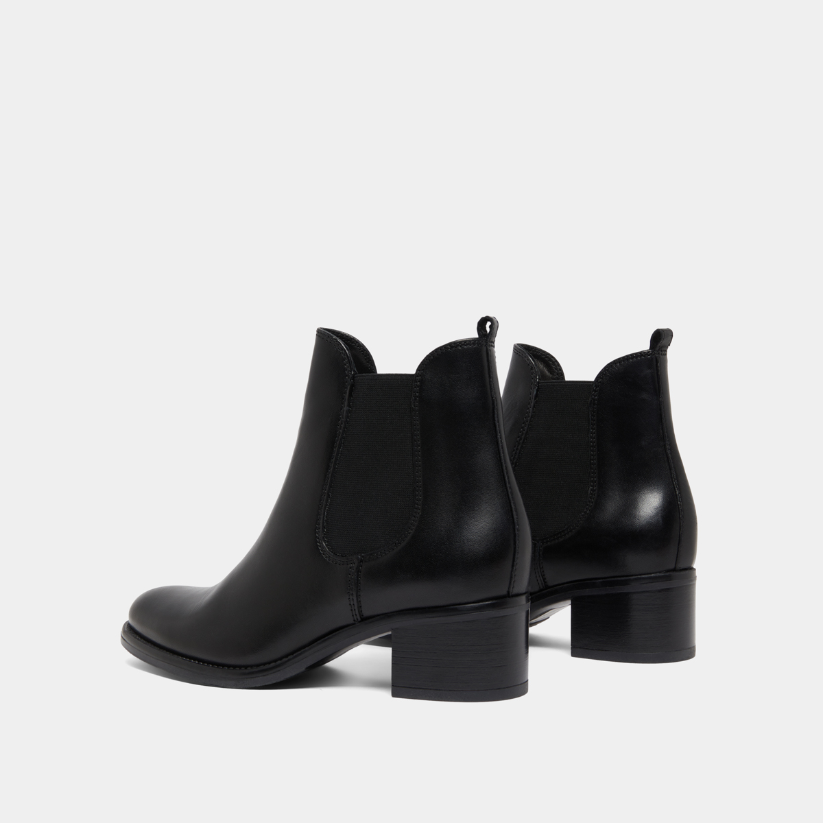 Heeled lowboots in black leather | CALCUTTO
