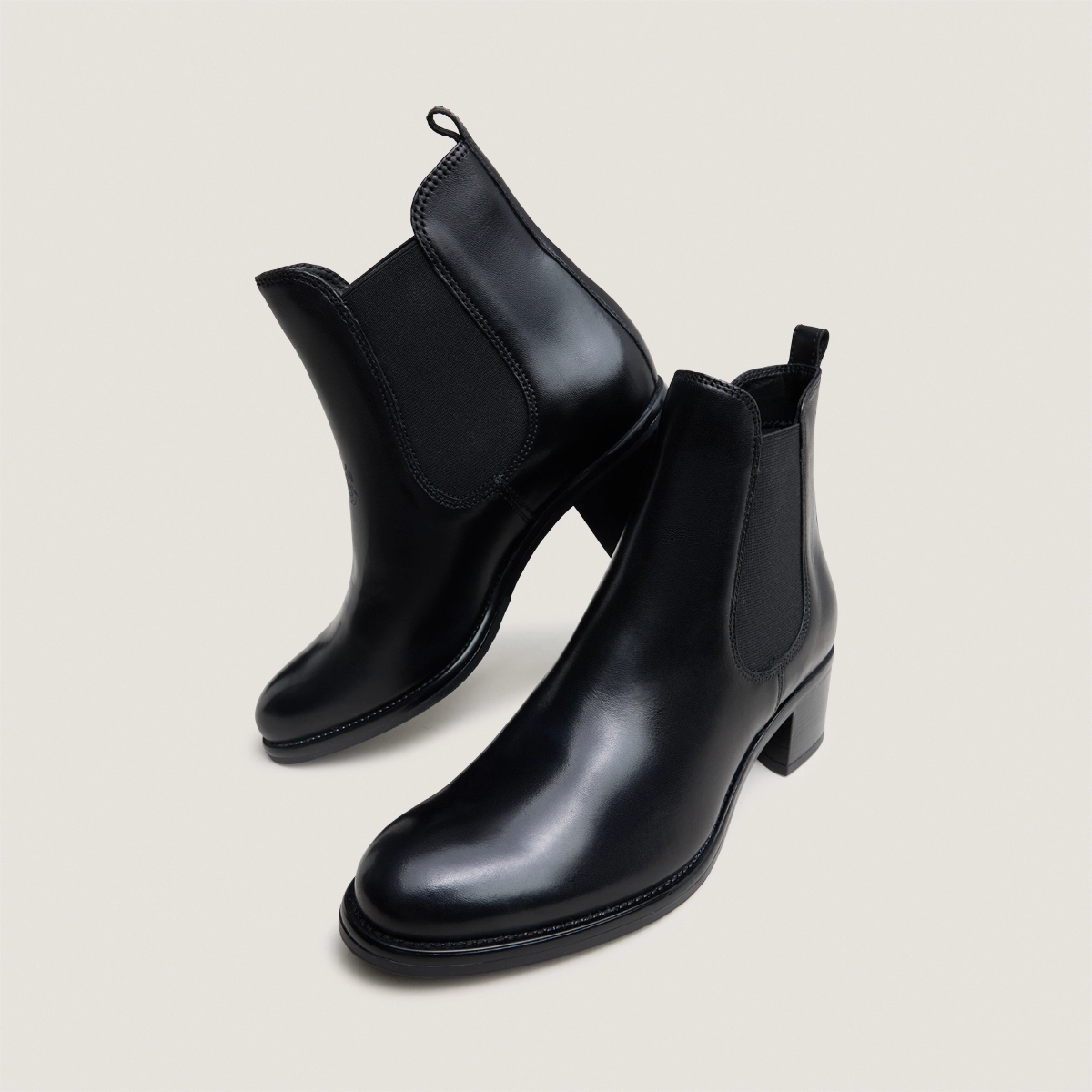 Heeled lowboots in black leather | CALCUTTO