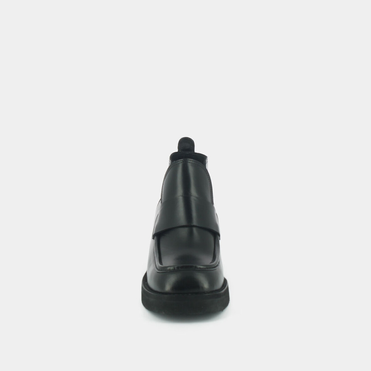 Loafer with tongue and square toe in black leather | ABELINE