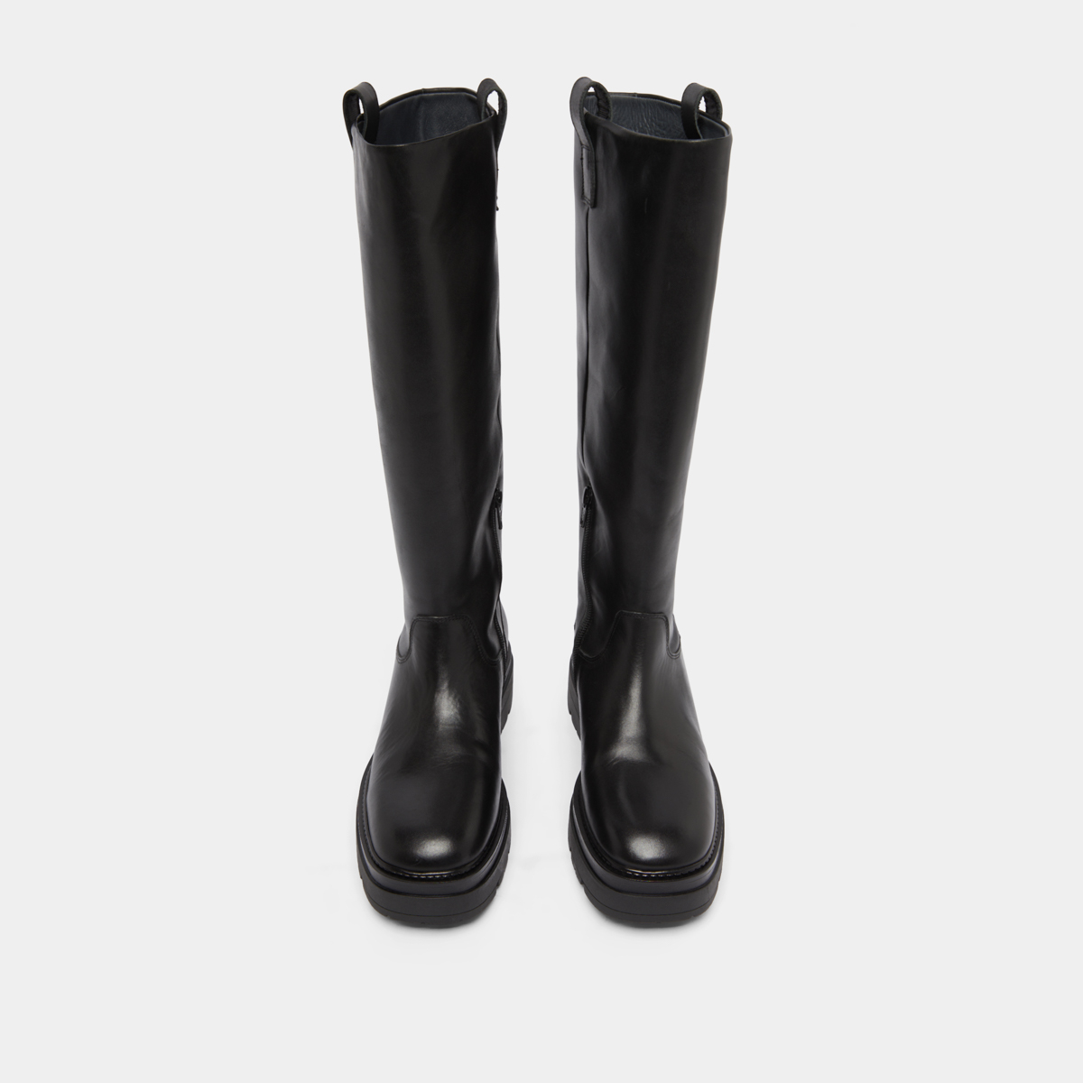Boots with notched soles and square toe in black leather | PICUSSIA