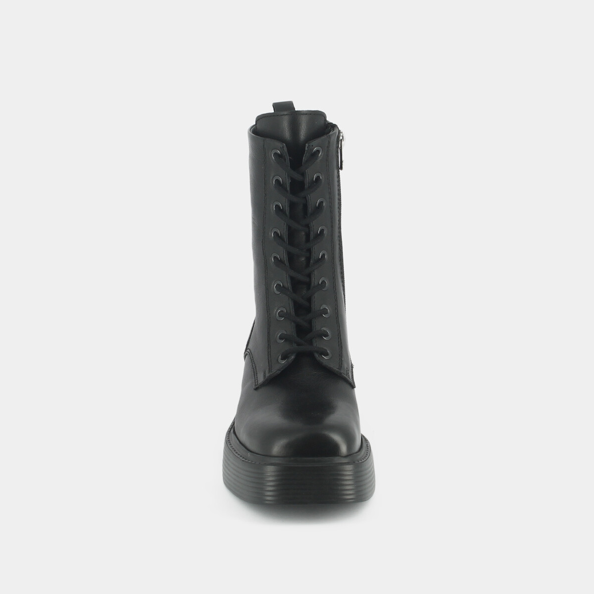 Lace-up platform boots with square toe in black leather | IBRAS