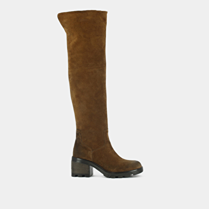 Heeled boots with notched soles in a cognac suede | roma