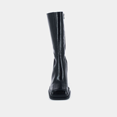 Boots with heel, platform and square toe in glazed black leather | bagna
