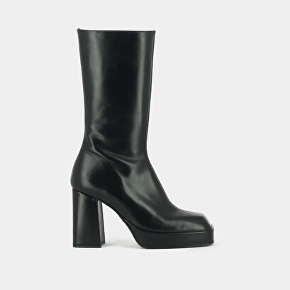 Platform boots with square toe in black leather | boulier