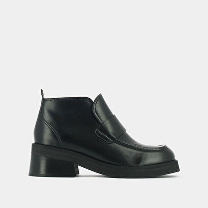 Loafer with tongue and square toe black