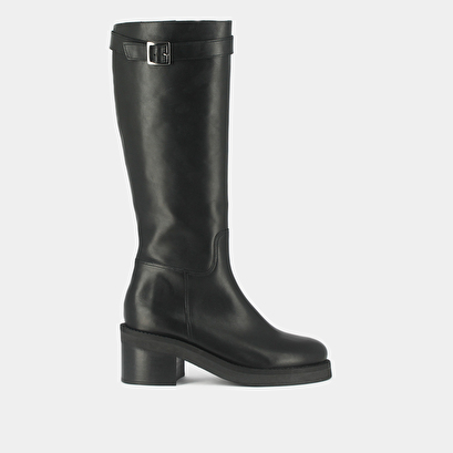 Heeled boots with silver detail in black greased leather | acia