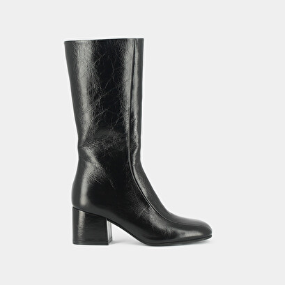 Heeled boots in black aged leather | darlone