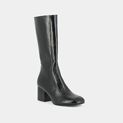 Heeled boots in black aged leather | darlone