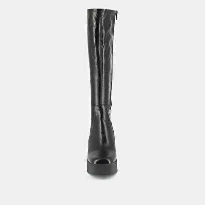 Platform boots in black aged leather | dricia