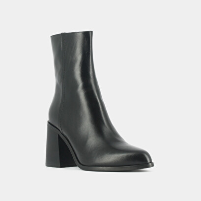 Heeled boots black