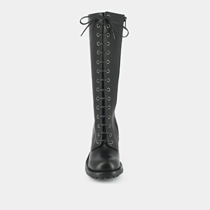 Boots with heels and lacing in black leather | delly