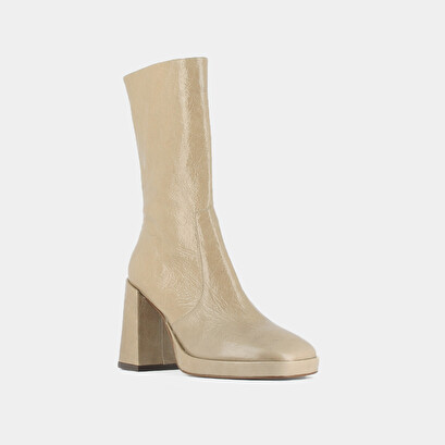 Heeled boots in beige shiny leather | deth