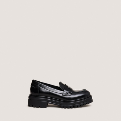 Moccasins with notched soles black