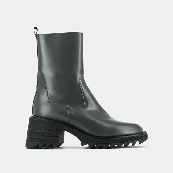 Ankle boots with heel and notched sole in anthracite glazed leather | DOVIA