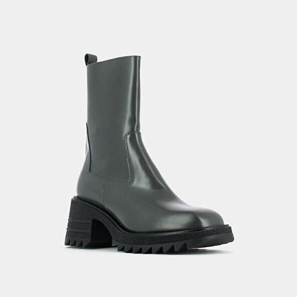Ankle boots with heel and notched sole in anthracite glazed leather | DOVIA