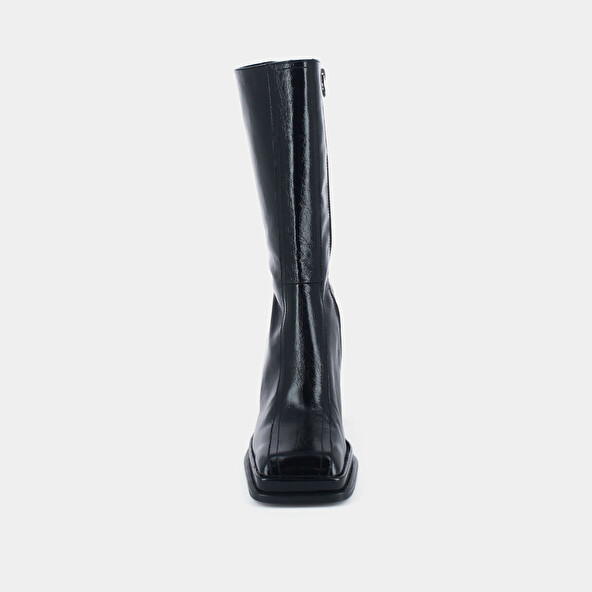 Boots with heel, platform and square toe in glazed black leather | BAGNA