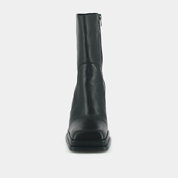Platform boots with square toe in black leather | BANANA