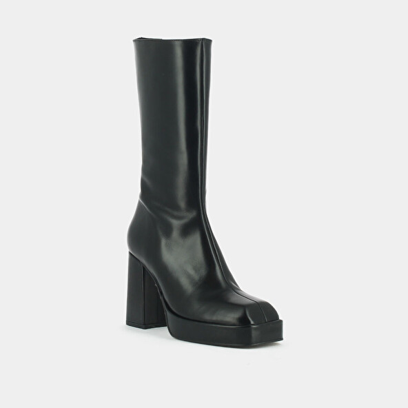 Platform boots with square toe in black leather | BOULIER