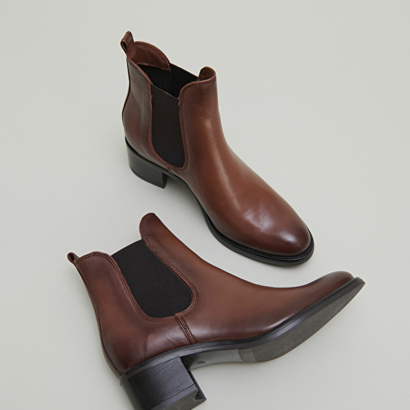 Heeled lowboots in cognac patinated leather | CALCUTTO