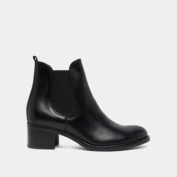 Heeled lowboots in black leather | CALCUTTO
