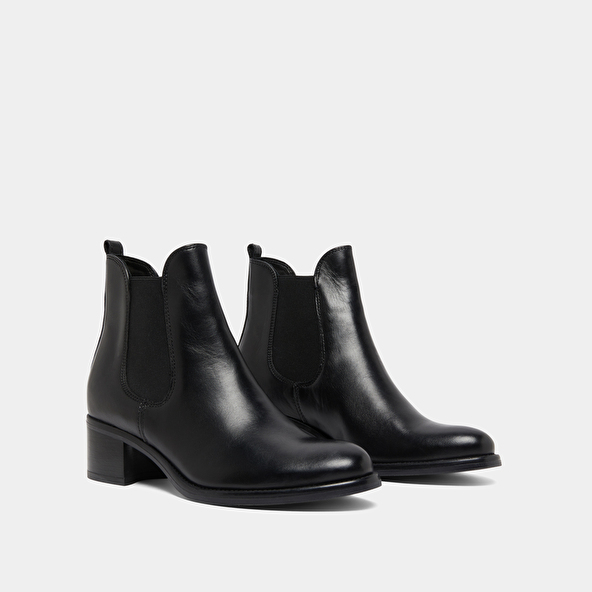 Heeled lowboots in black leather | CALCUTTO