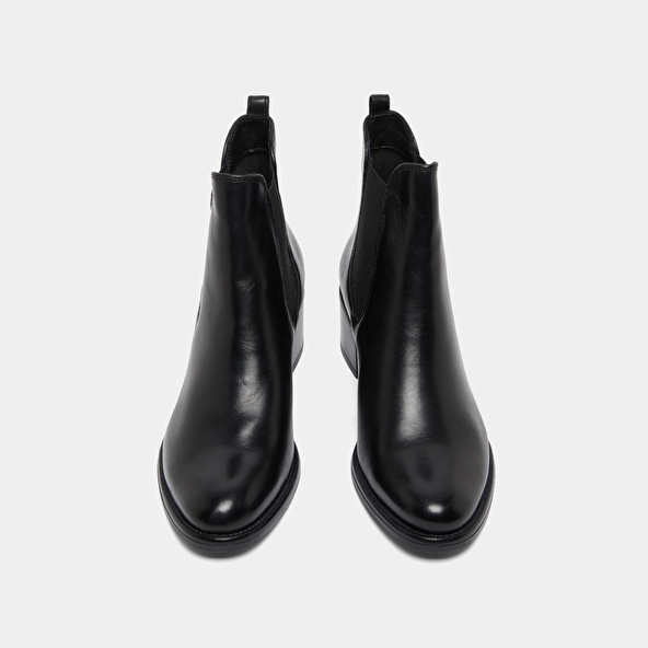 Heeled lowboots in black leather | CALCUTTO