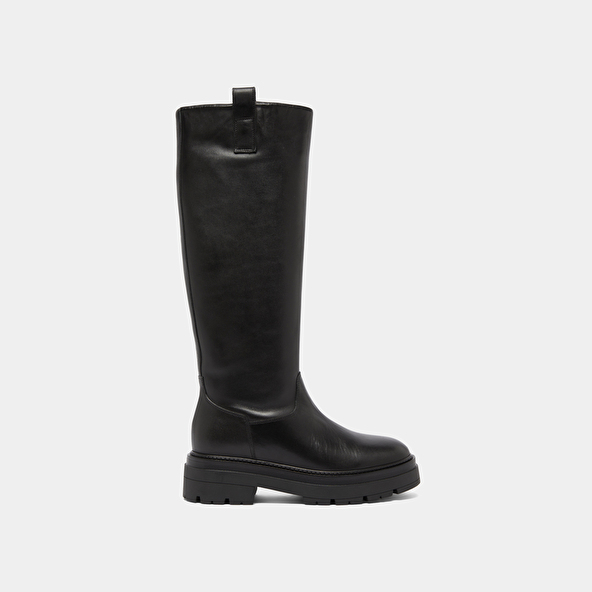 Boots with notched soles and square toe in black leather | PICUSSIA